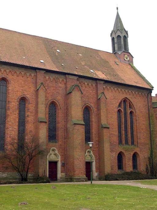 Das Kloster Mariensee bei Neustadt (Region Hannover), aufgenommen am 12.2.2003. Das Kloster Mariensee ist eines von 22 Häusern (Stand: Juni 2014), die zur Klosterkammer Hannover gehören - eine niedersächsische Landesbehörde unter Aufsicht des Kulturministeriums.