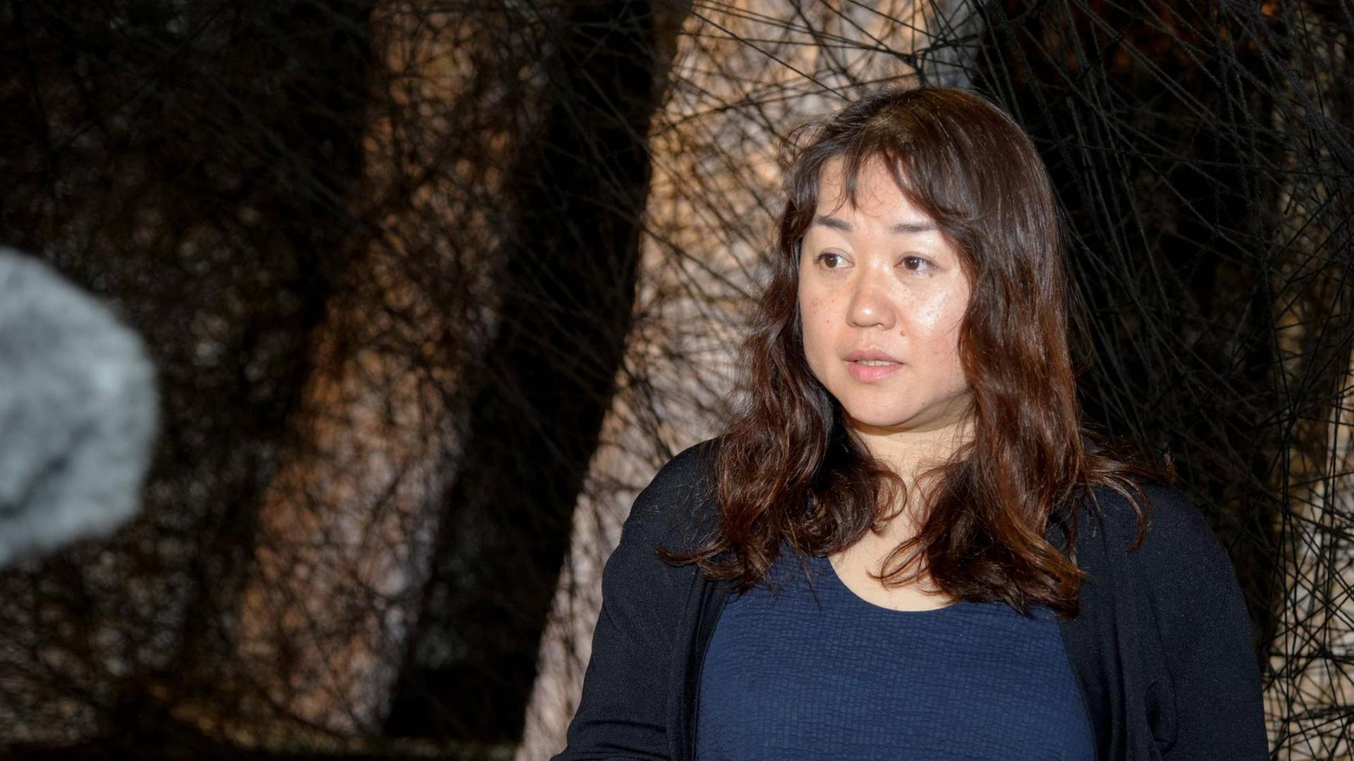 Die japanische Künstlerin Chiharu Shiota.