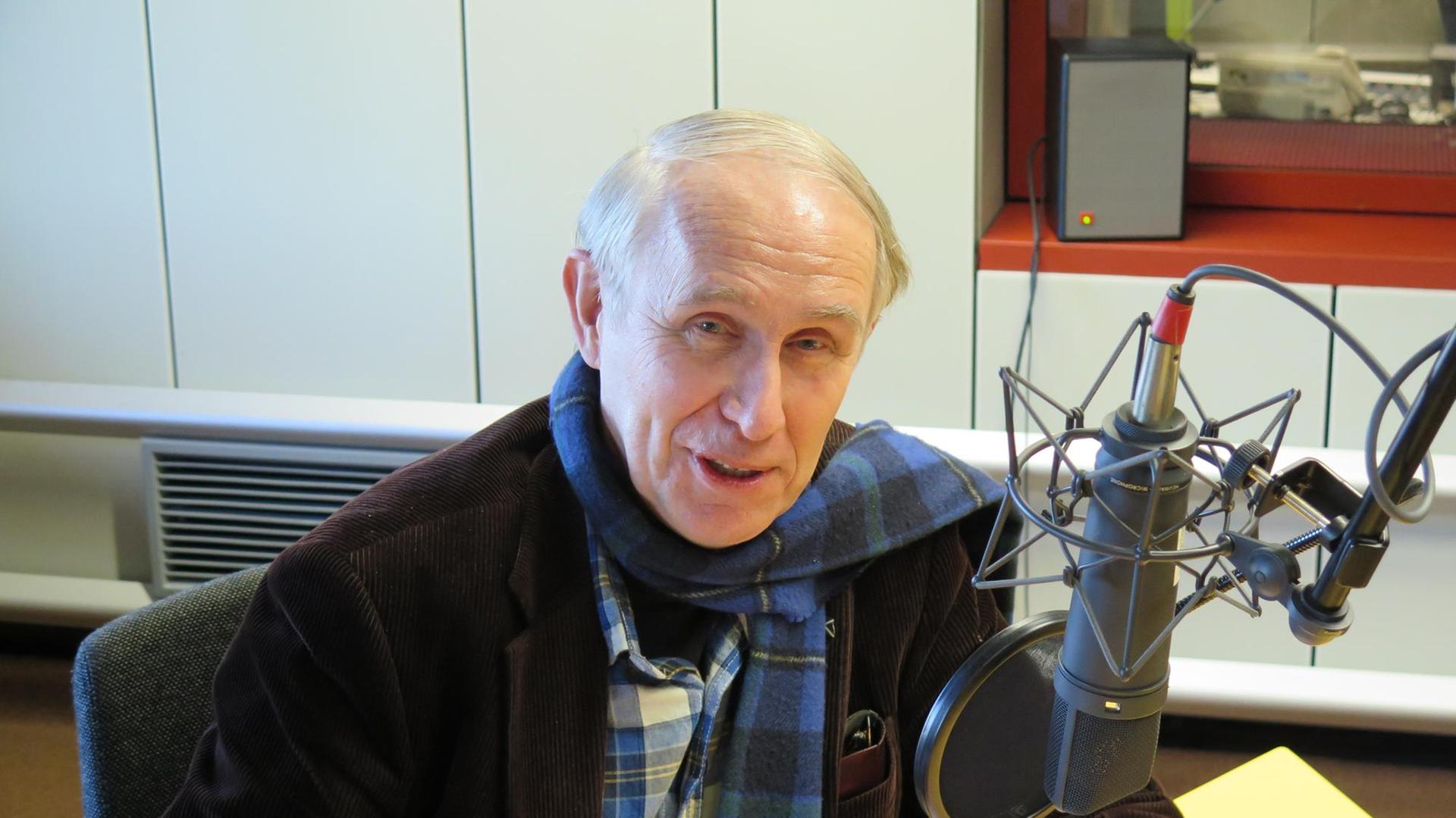 Henning von Löwis am 13.1.2015 beim Interview im Kölner Funkhaus des Deutschlandfunks. Henning von Löwis am 13.1.2015 beim Interview im Kölner Funkhaus des Deutschlandfunks.