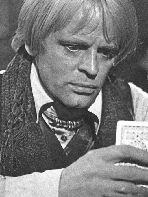 Der Schauspieler Klaus Kinski in dem Italo-Western "Leichen pflastern seinen Weg" von 1968.