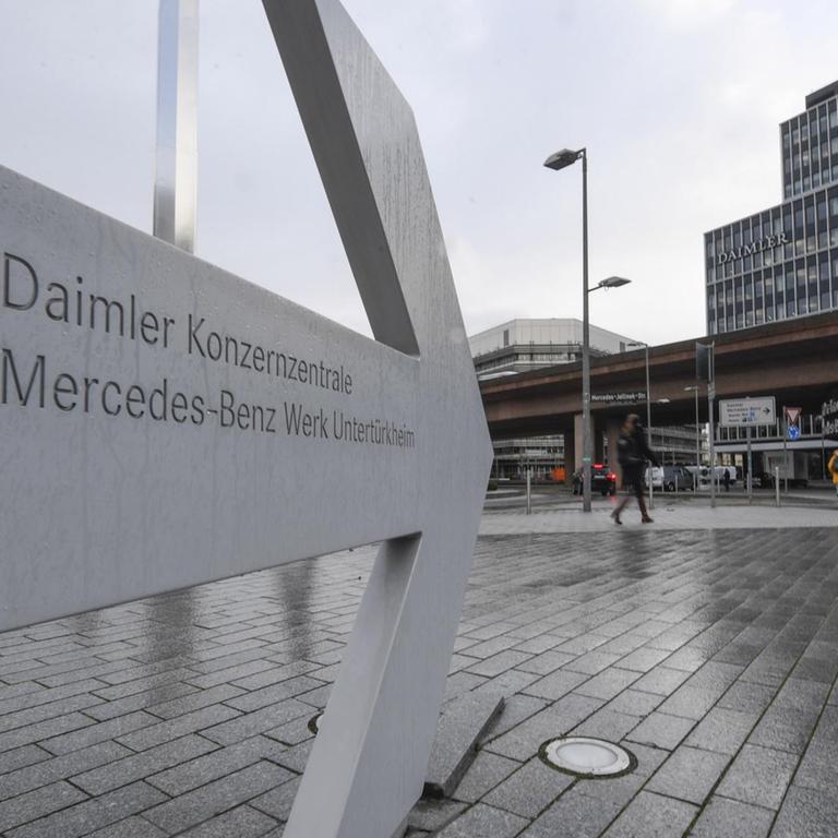 Hinweispfeil zum Eingang der Konzernzentrale