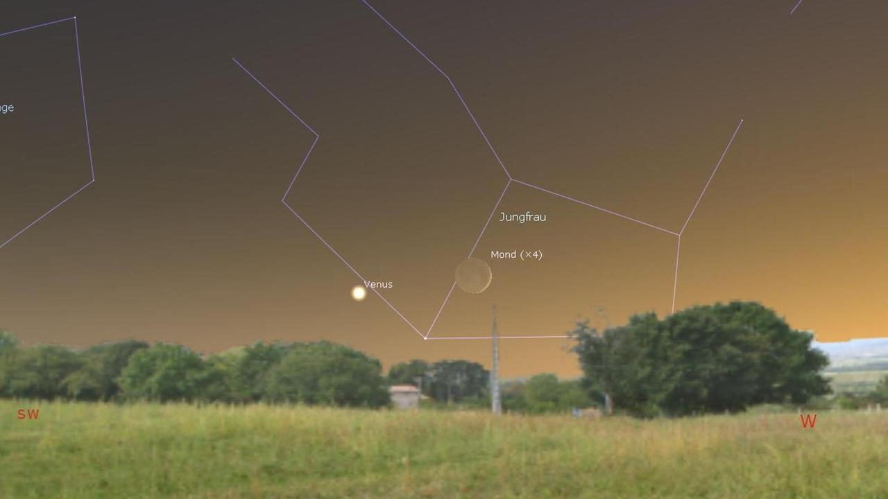 Kurz nach Sonnenuntergang zeigen sich die Venus und die schmale Mondsichel tief im Südwesten