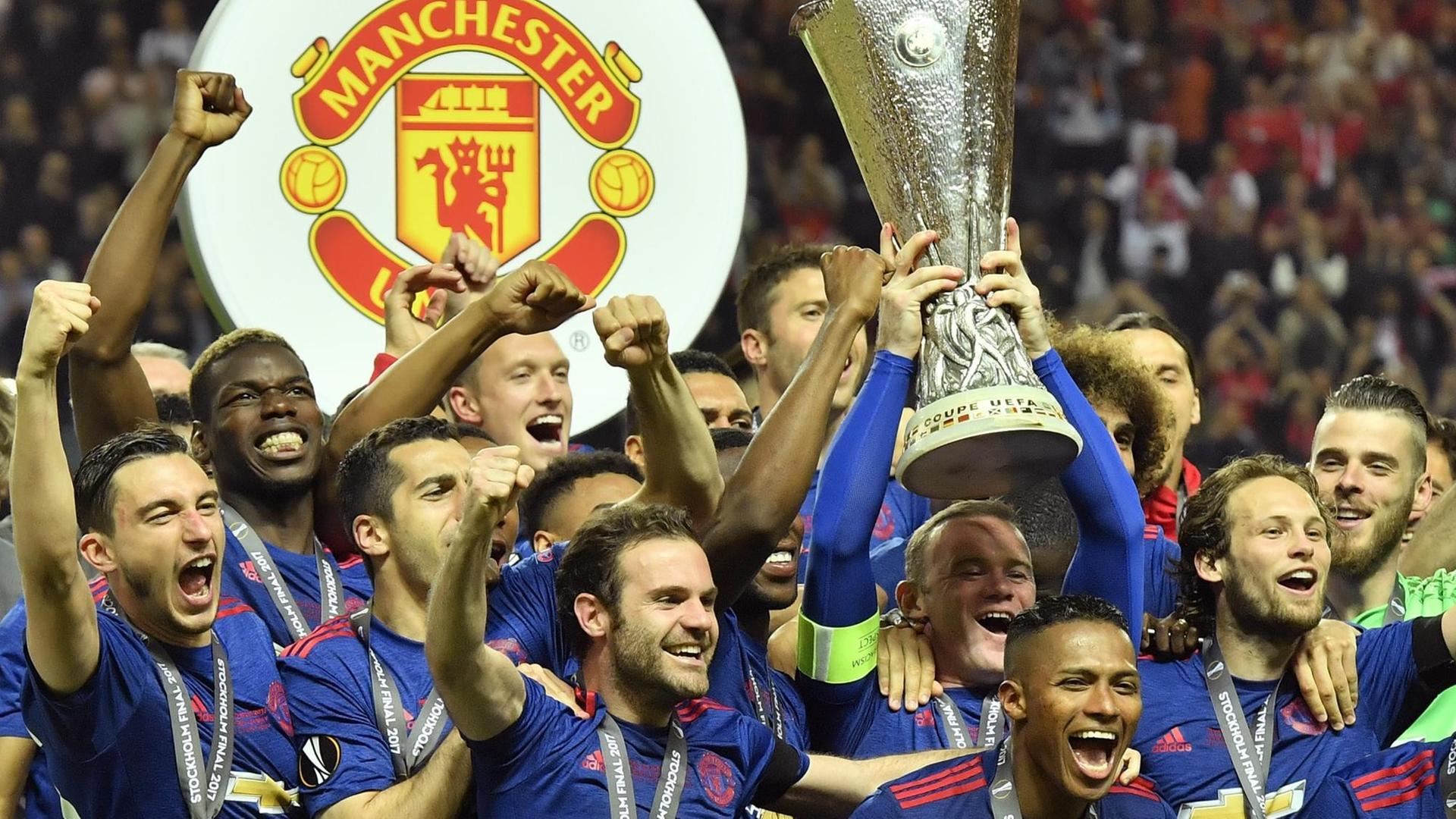 Die Spieler von Manchester United jubeln nach dem Sieg über Ajax Amsterdam im Finale der Europa League.