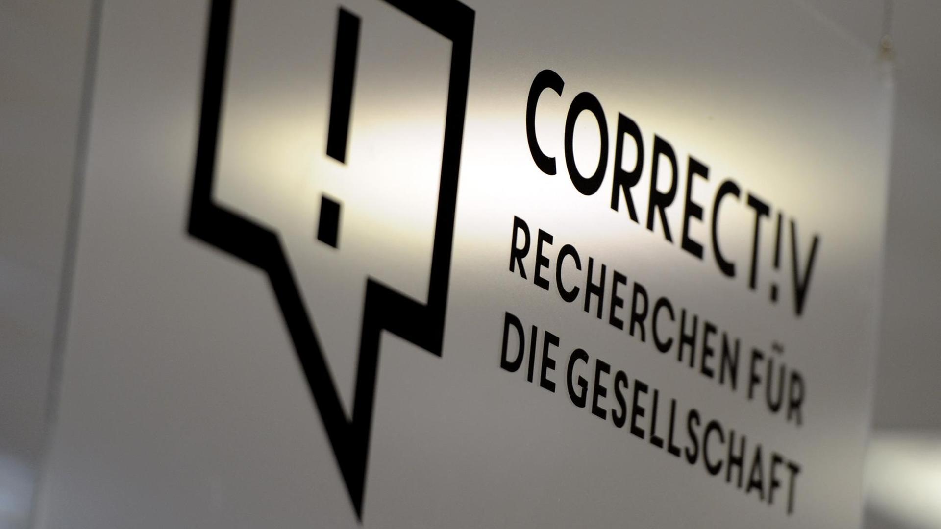 Das Correctiv Logo in Berlin