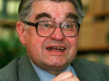 Hans Koschnick (SPD), früherer Bürgermeister Bremens, einstiger EU-Verwalter von Mostar und Bosnienbeauftragter der Bundesregierung