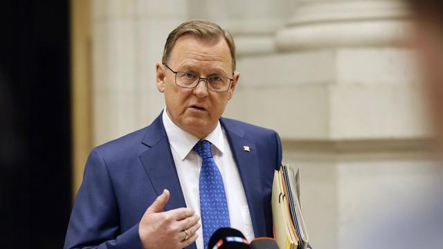 Der Thüringer Ministerpräsident Bodo Ramelow vor der 1010. Sitzung des Deutschen Bundesrates im Bundesratsgebäude in Berlin