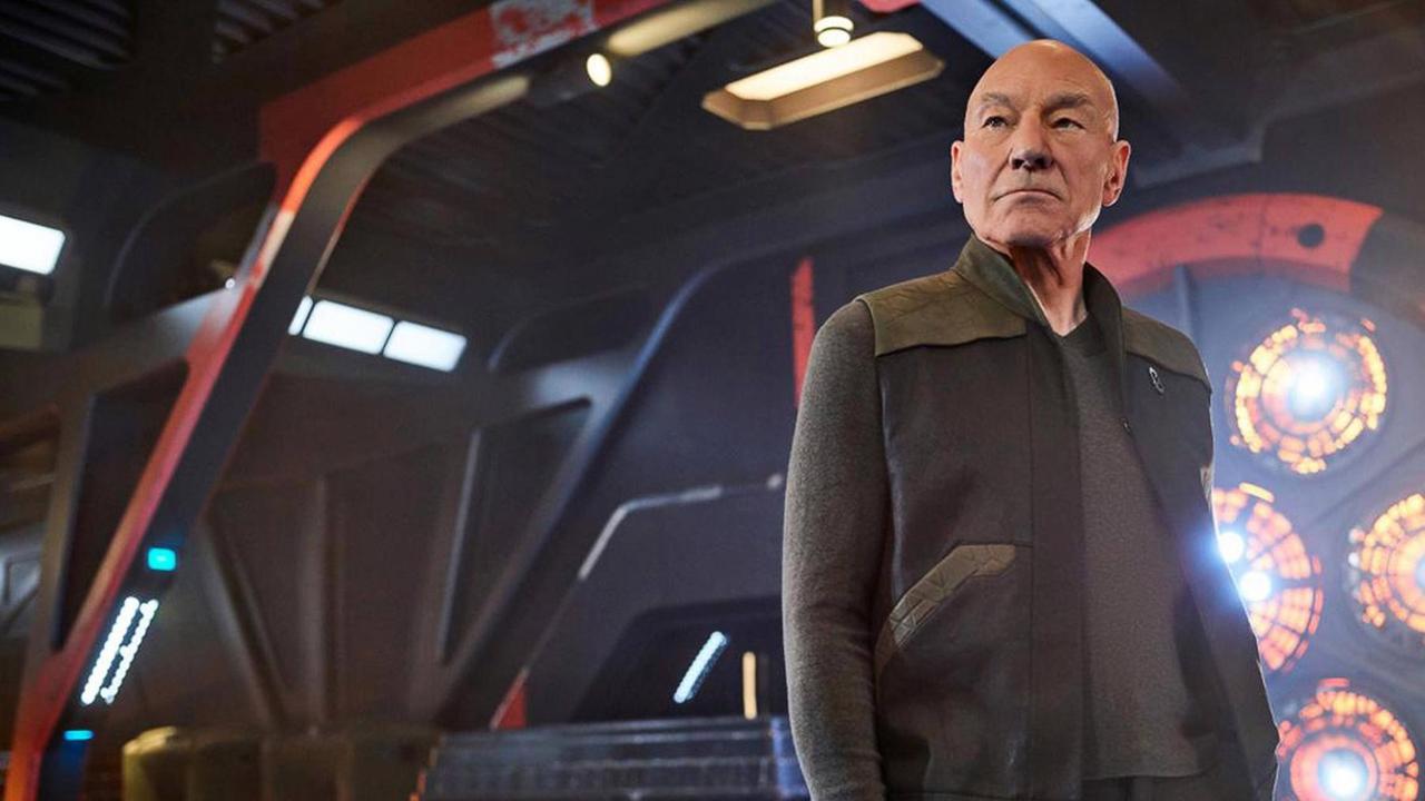 Ausschintt aus der Serie "Star Treck: Picard": Captain Jean-Luc Picard gespielt von Patrick Stewart.