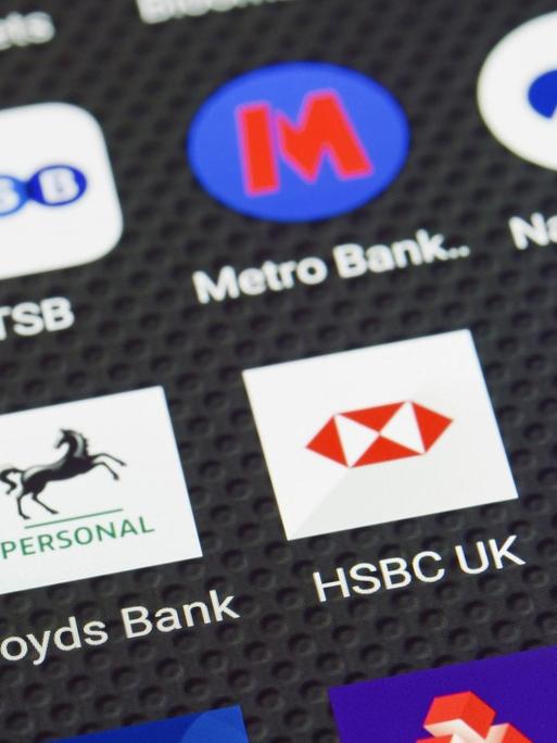 Banking App Icons auf einem Smartphone, Vereinigtes Königreich