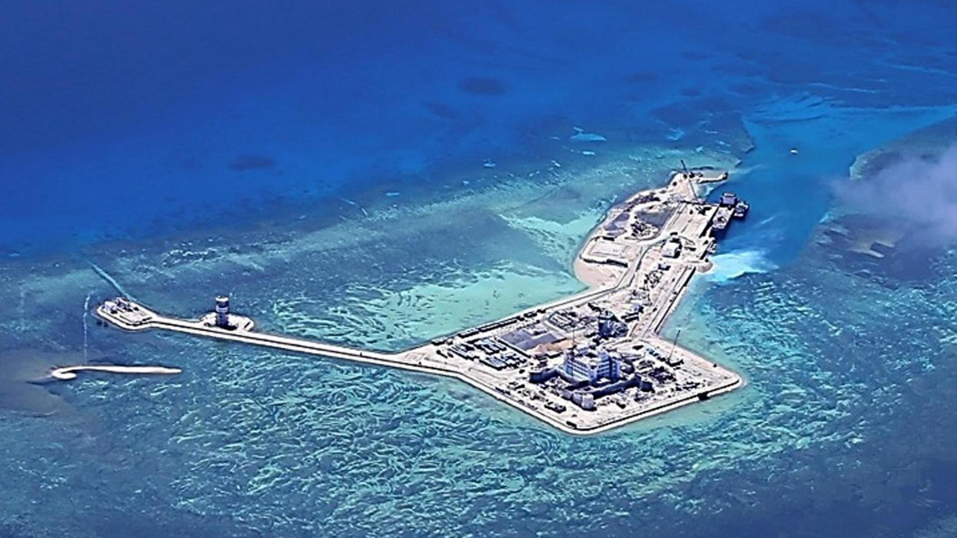 Das Bild des philippinischen Militärs soll chinesische Sandinsel im südchinesischen Meer zeigen.