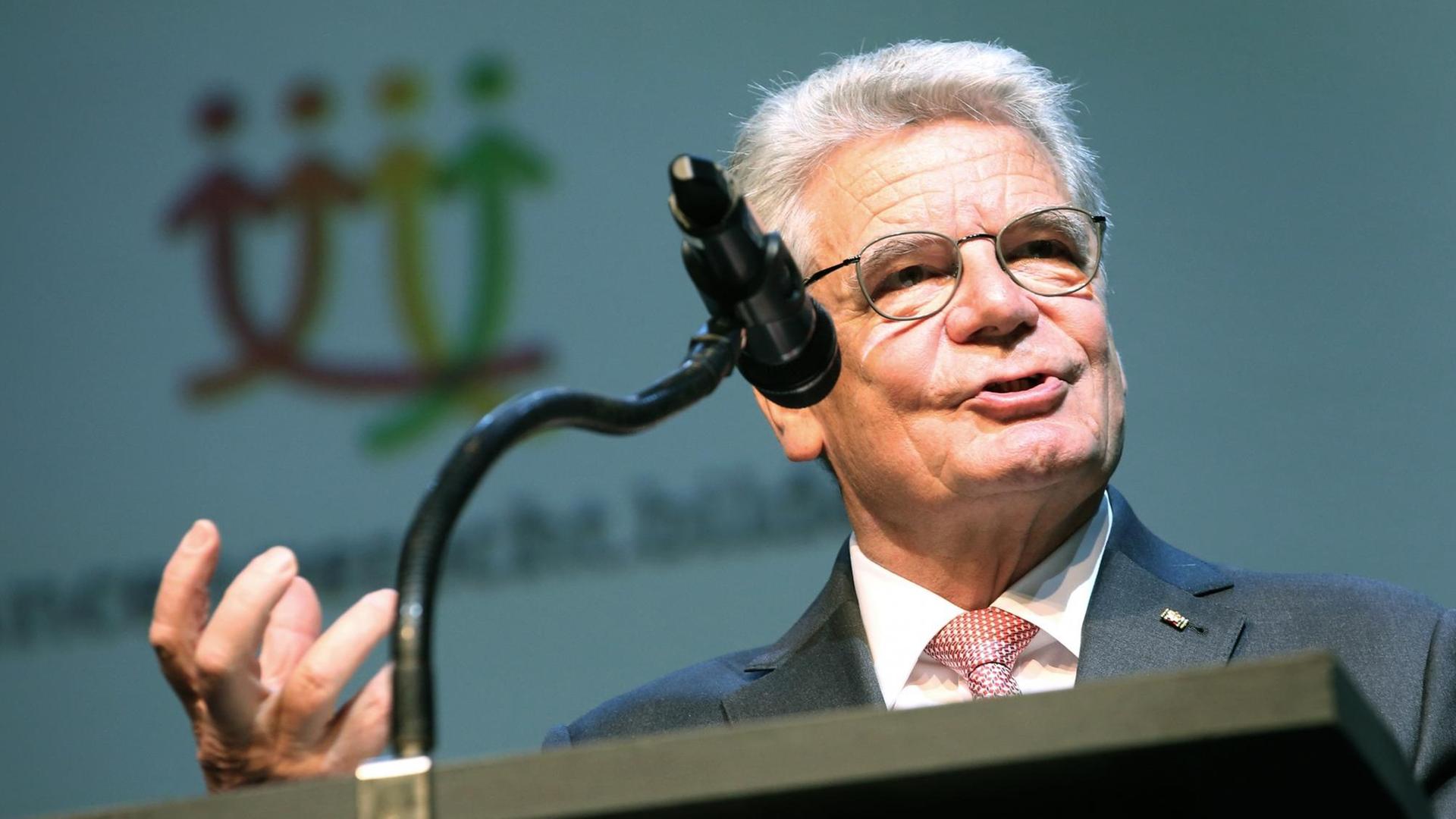 Bundespräsident Joachim Gauck spricht am 06.11.2015 in Hamburg beim Bildungs-Tag der ZEIT-Stiftung