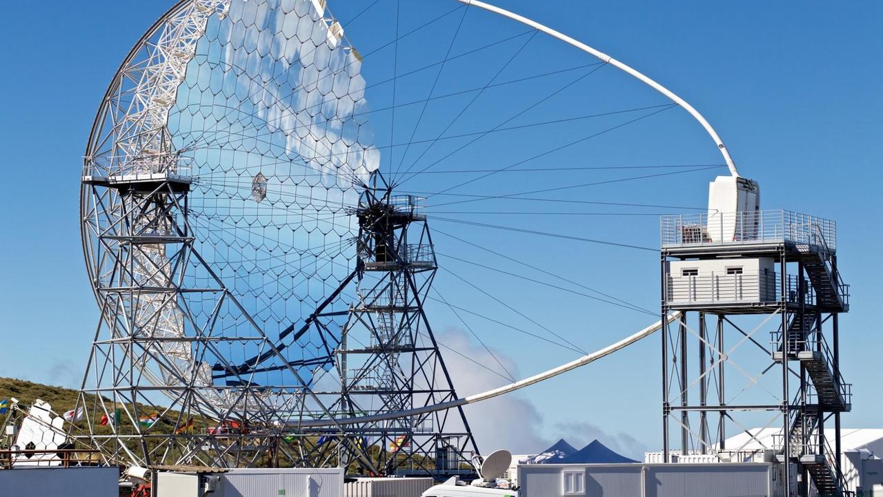 Seit Oktober 2018 wird das Large Sized Telescope 1 zum Nachweis kosmischer Tscherenkow-Strahlung auf La Palma erprobt