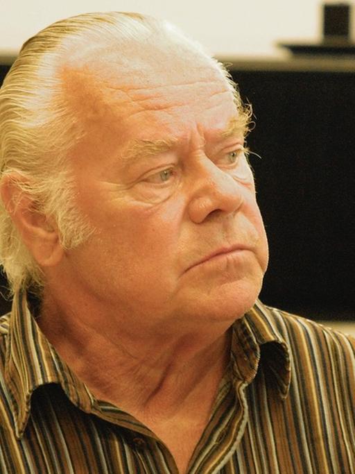 Hans-Joachim Hespos während eines Podiumsgesprächs an der Folkwang Universität der Künste (8. Juni 2010)