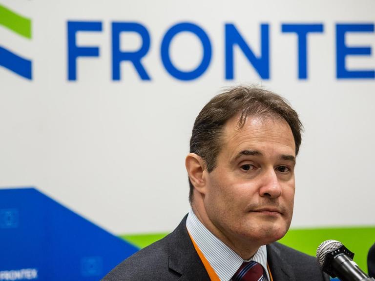 Fabrice Leggeri, Vorstand der Europäischen Grenzschutzbehörde FRONTEX bei einer Pressekonferenz am 21.05.2015 in Warschau.
