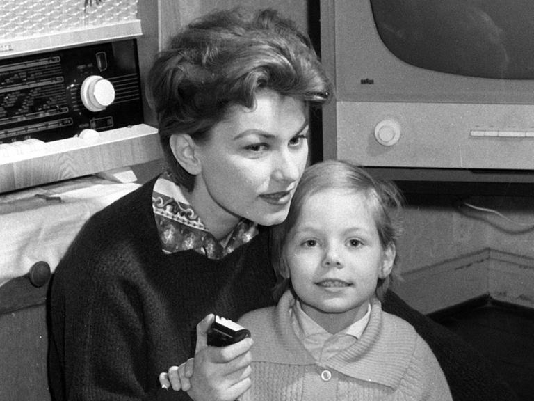 Mutter und Tochter in den 1960er-Jahren.