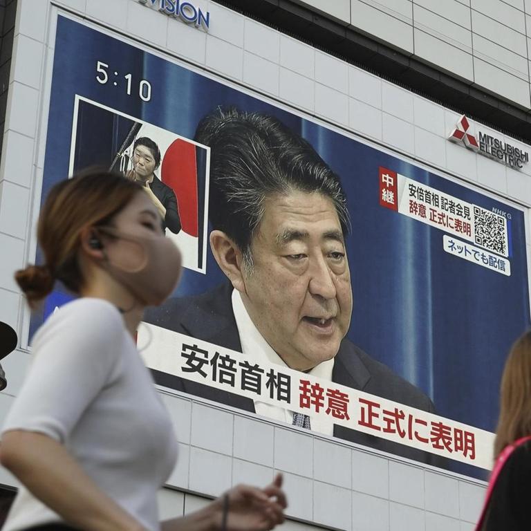Japans Premierminister Shinzo Abe gibt seinen Rücktritt bekannt.