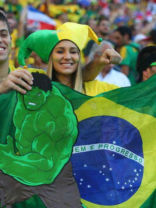 Brasilianische Fußball-Fans vor dem WM-Eröffnungsspiel in São Paulo