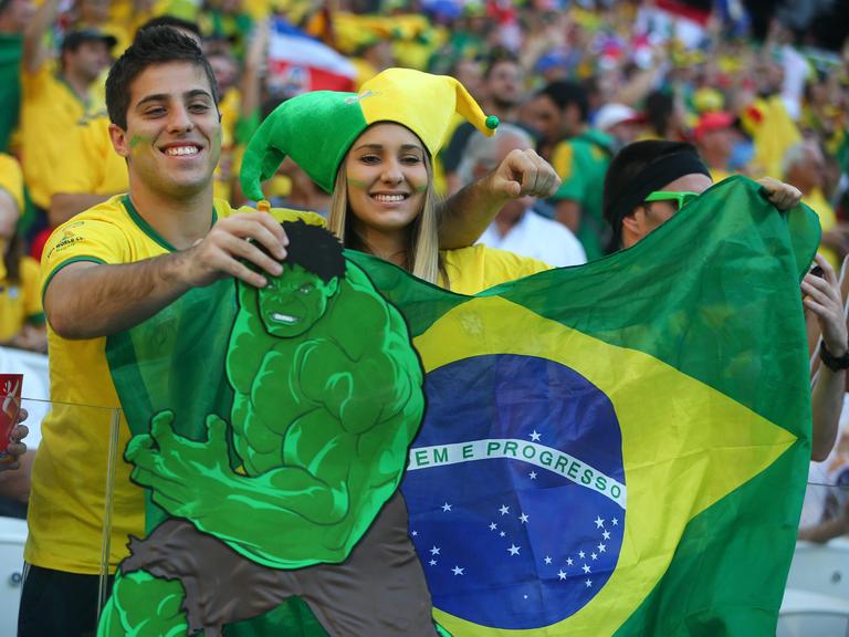 Brasilianische Fußball-Fans vor dem WM-Eröffnungsspiel in São Paulo