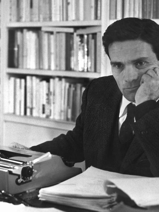 Undatierte Aufnahme des italienischen Regisseurs Pier Paolo Pasolini.