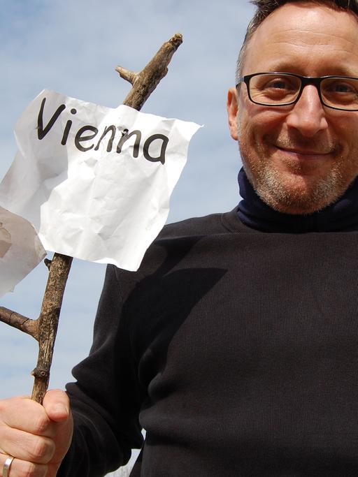 Eugene Quinn organisiert die "Ugly Vienna"-Stadtführungen.