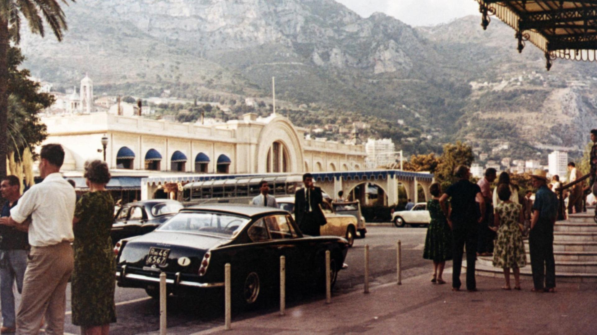 Straßenszene in Tunesien, aufgenommen schätzungsweise im Jahr 1965