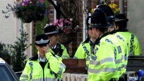 Britische Anti-Terror-Polizisten im Einsatz