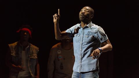 Der kongolesische Autor, Regisseur und Schauspieler Dieudonné Niangouna im Théâtre de Vidy, Lausanne.