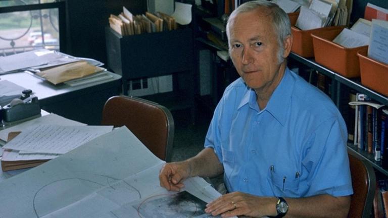 Harold Weaver, Pionier der Radioastronomie, im Jahr 1981 (1917-2017)