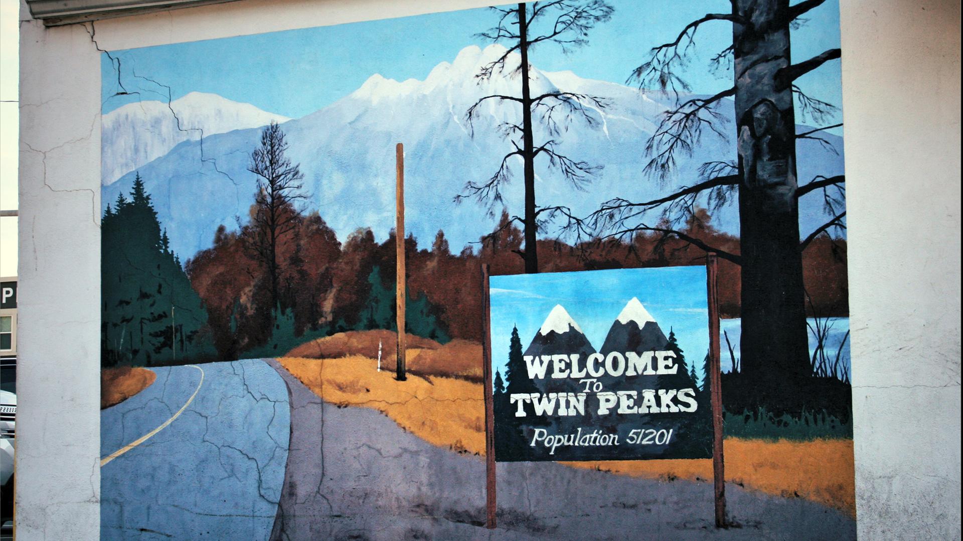 Wandbemalung in einem Café in Twin Peaks mit aufgemaltem Ortsschild