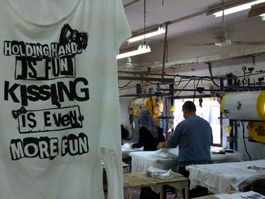 Im Sweat-Shop werden Shirts für eine israelische Marke hergestellt.
