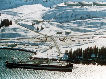 Havarierter Öltanker Exxon Valdez vor der Küste Alaskas 1989