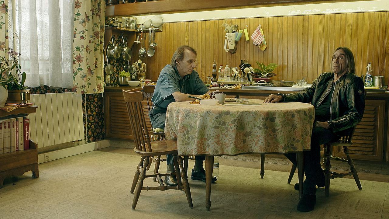 Michel Houellebecq und Iggy Pop in einer Szene des Films "To Stay Alive - A Method" von Erik Lieshout, 2016