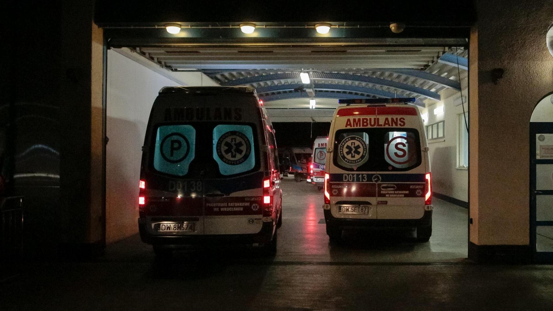Coronausbruch in Polen: Stau von Ambulanzen in Breslau am 20. Oktober 2020