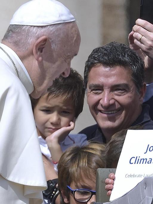 Die Klimaaktivistin Greta Thunberg während einer Audienz beim Papst Franziskus in Rom (17.4.2019)