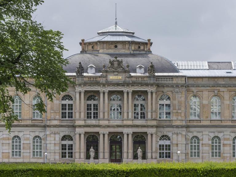 Blick auf die prächtige Fassade des Schlosses Friedenstein in Gotha.