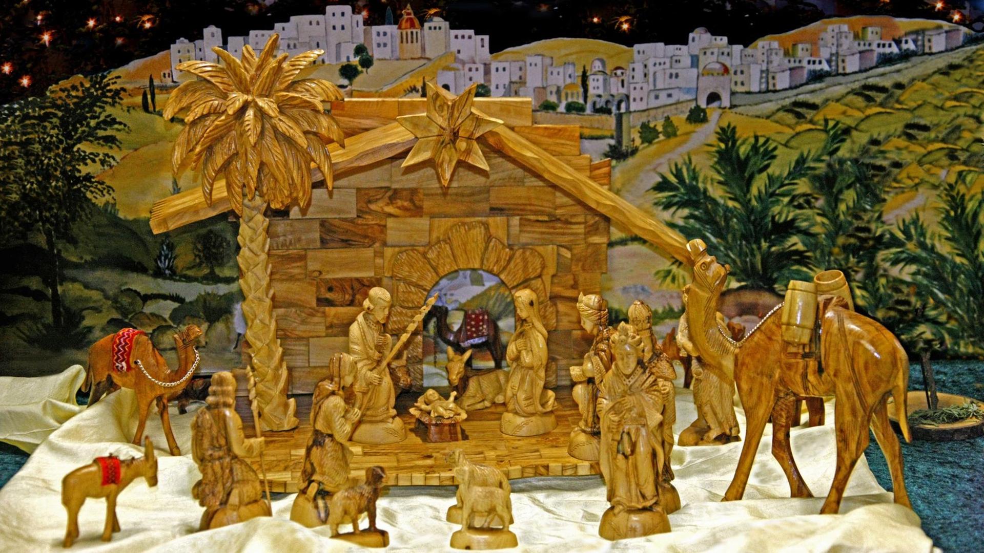 Krippe aus Bethlehem, geschnitzt aus Ebenholz, Krippenausstellung im Schloß Hadamar aus der Sammlung von Pfarrer Lippert