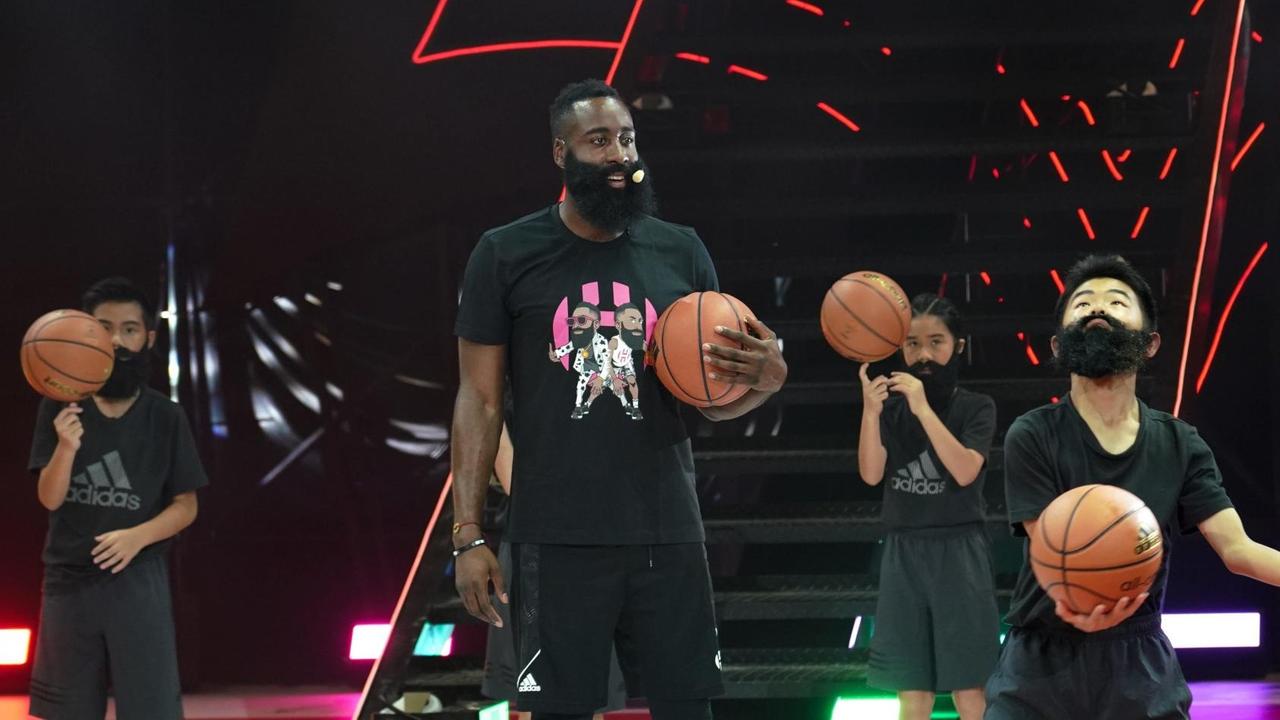Ein Spieler des NBA-Teams Houston Rockest trifft Fans in China Foto: MAXPPP