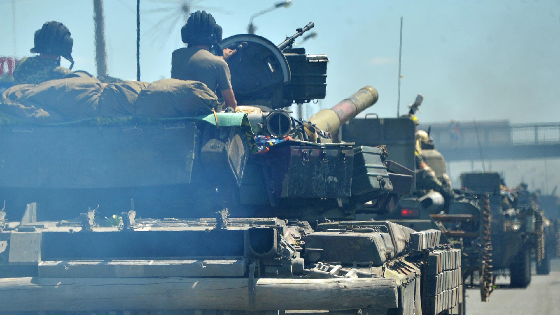 Ukrainische Panzer im Juli im umkämpften Osten des Landes