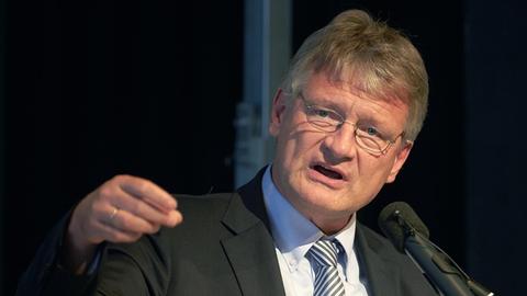 AfD-Bundessprecher Jörg Meuthen spricht am 09.07.2016 in Bingen (Rheinland-Pfalz) im Rheintal-Kongresszentrum beim Landesparteitag der AfD in Rheinland-Pfalz zu den Delegierten im Saal.