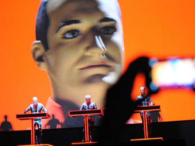 Die Band Kraftwerk auf dem "Pohoda"-Musikfestival in der Slowakei 2014