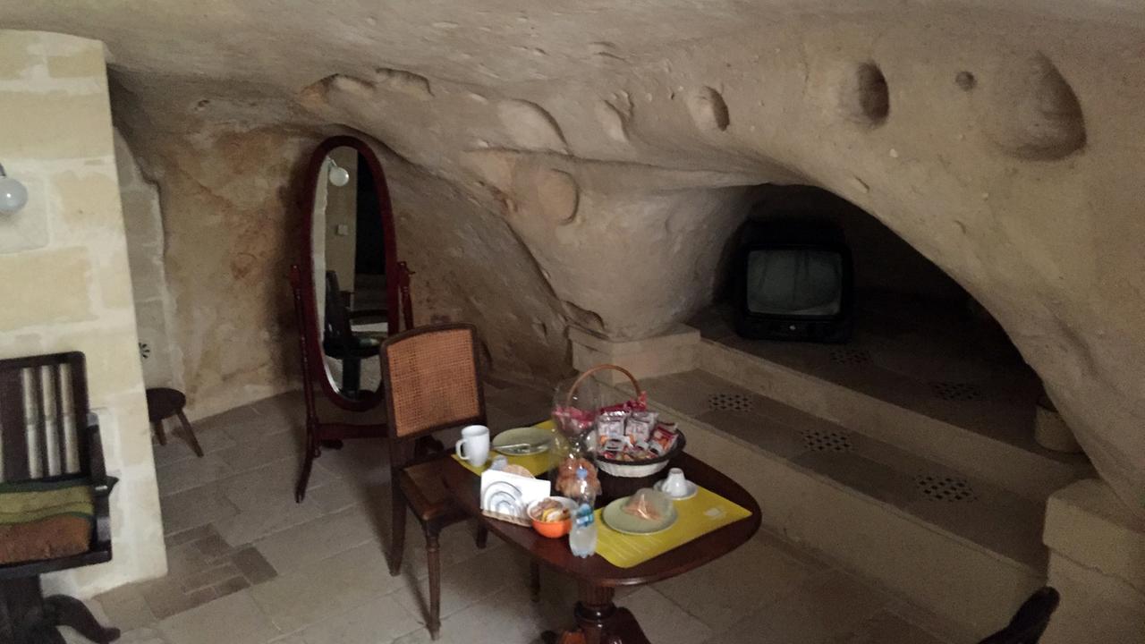 Höhle in den "Sassi" in Matera