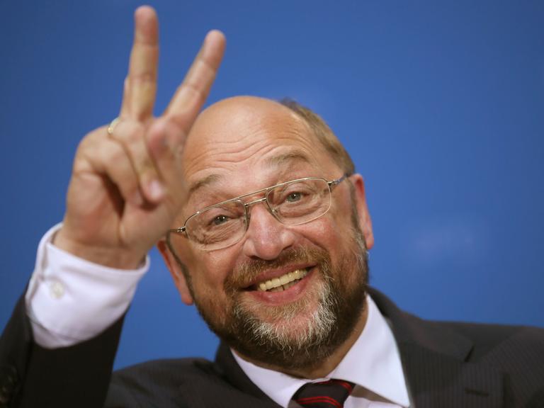 Gute Laune bei SPD-Spitzenkandidat Martin Schulz: Die Sozialdemokraten konnten ihr Ergebnis deutlich verbessern.