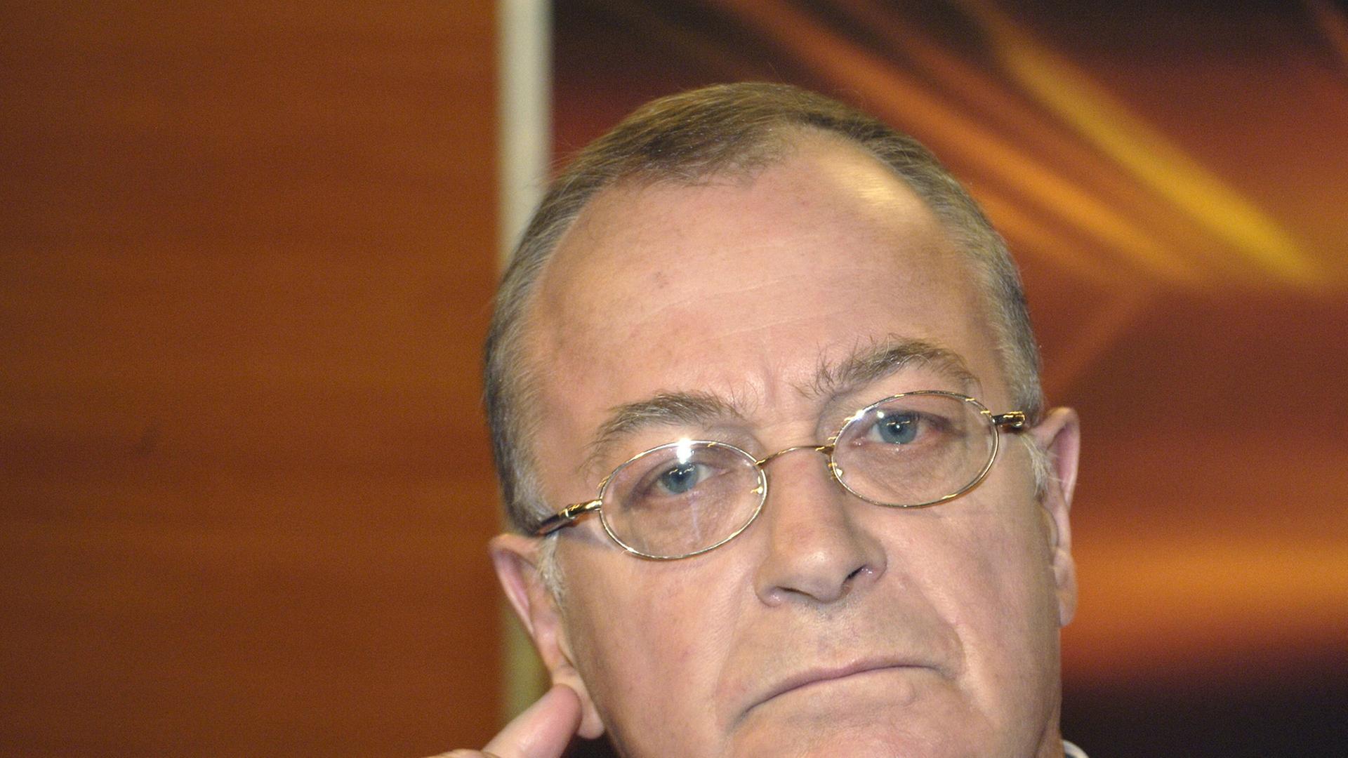 Der Publizist und Medienunternehmer Frank A. Meyer bei einer Fernsehsendung 2008.