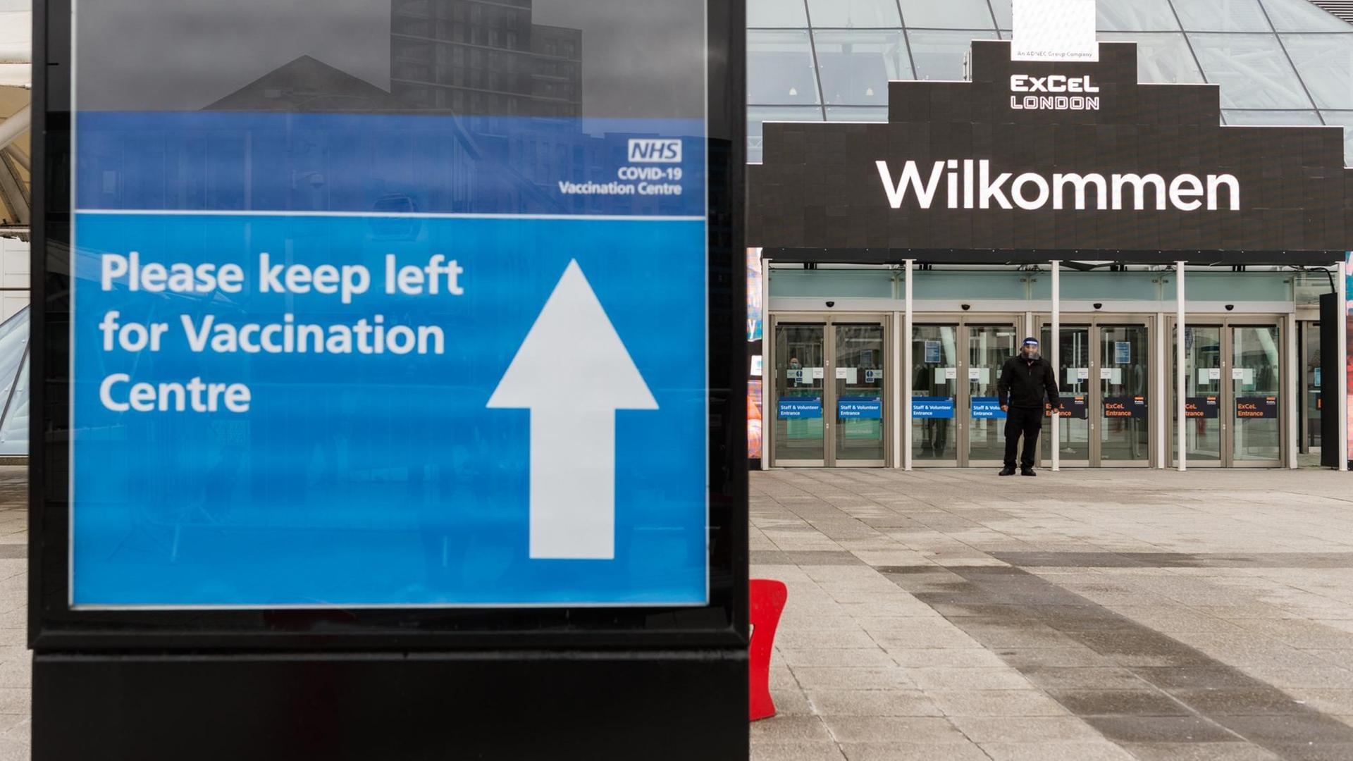 In London hat ein Corona-Impfzentrum den Betrieb aufgenommen. (Photo by WIktor Szymanowicz/NurPhoto)