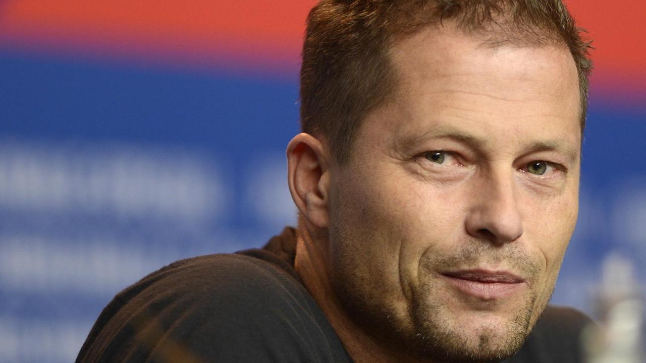 2000 Komparsen für \