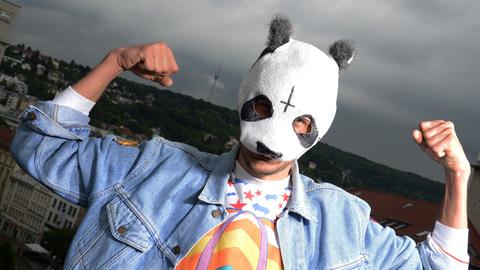 Der Stuttgarter Rapper Cro wurde bei Youtube mit dem Hit "Easy" bekannt. 