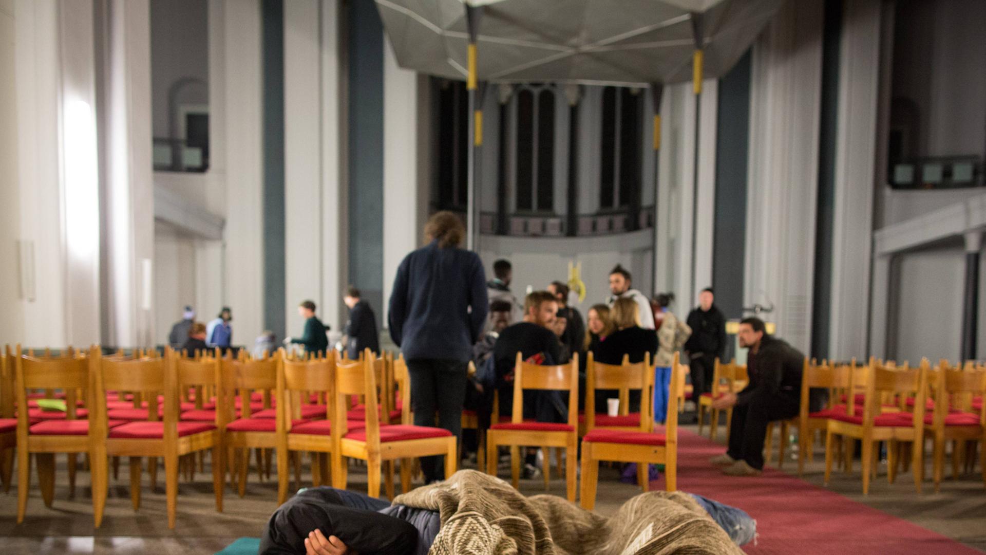 Flüchtlinge in einer Kirche in Berlin-Kreuzberg