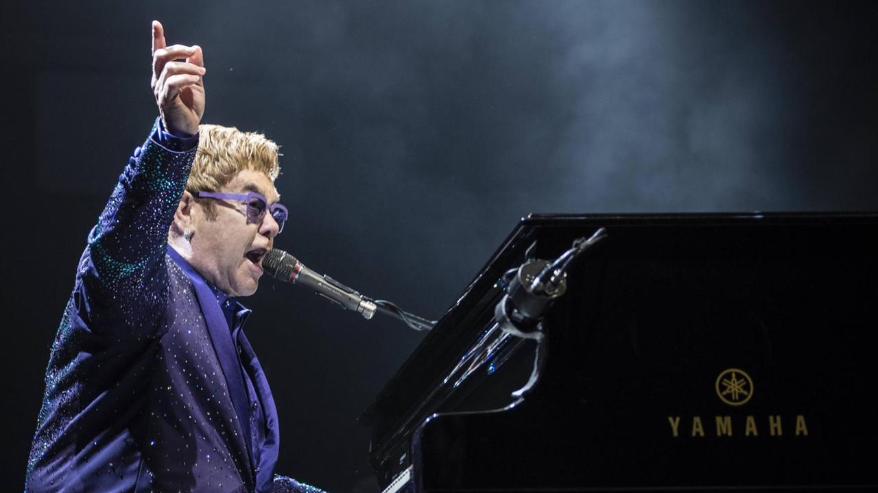 Elton John bei einem Konzert in Albuquerque, New Mexico am 22. März 2017.