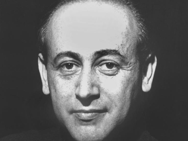 Paul Celan, deutschsprachiger Lyriker rumänischer Herkunft, geboren am 23.11.1920 in Tschernowzy, gestorben am 20.4.1970 in Paris. Celan zählt zu den bedeutendsten deutschsprachigen Lyrikern.