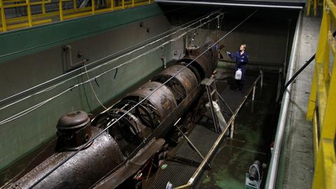 Das Foto zeigt die geborgenen Reste des U-Bootes H. L. Hunley, das im amerikanischen Bürgerkrieg eingesetzt wurde.