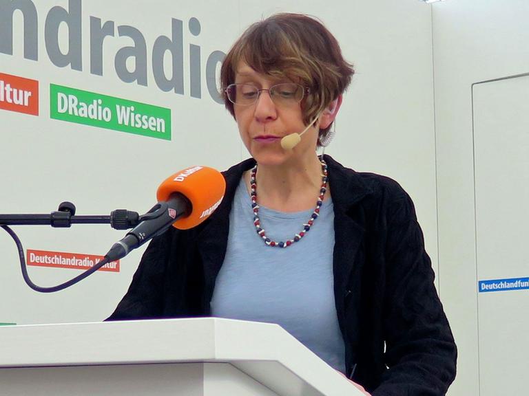 Die Schriftstellerin Kerstin Hensel beim Bücherfrühling 2016 von Deutschlandradio Kultur auf der Leipziger Buchmesse